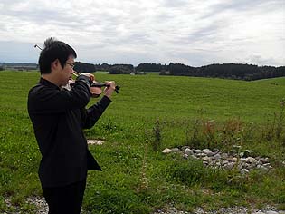 Chuanru He just before the concert at the 'Galluskapelle'